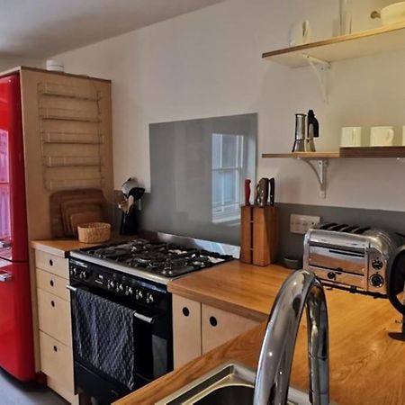 Spacious 2 Bedroom Apartment In The Heart Of Soho. 伦敦 外观 照片