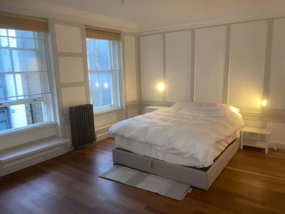 Spacious 2 Bedroom Apartment In The Heart Of Soho. 伦敦 外观 照片