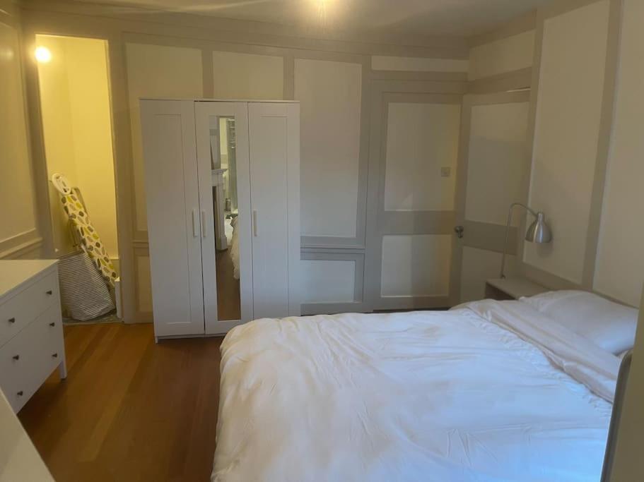 Spacious 2 Bedroom Apartment In The Heart Of Soho. 伦敦 外观 照片